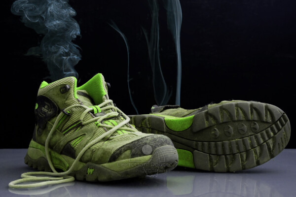 Chaussure, odeur, pied, fumée En surchauffe, bouchez vos narines. (Photomontage de Christian Roustan)