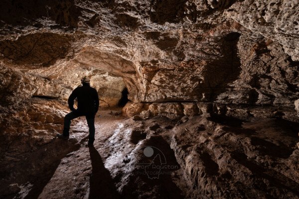 Étape fraîcheur pour les randonneurs. (Baume Grenas, Ardèche)