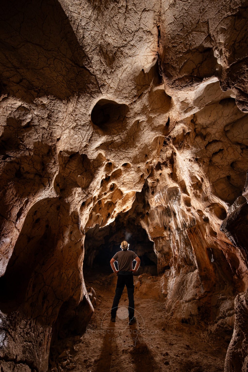Galerie principale de la grotte des fées. (Grotte des Fées, Ardèche)