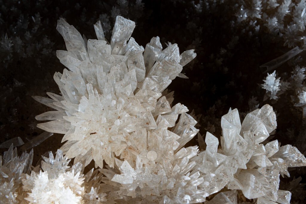 Cristaux de calcite (Spéléo Ardèche)
