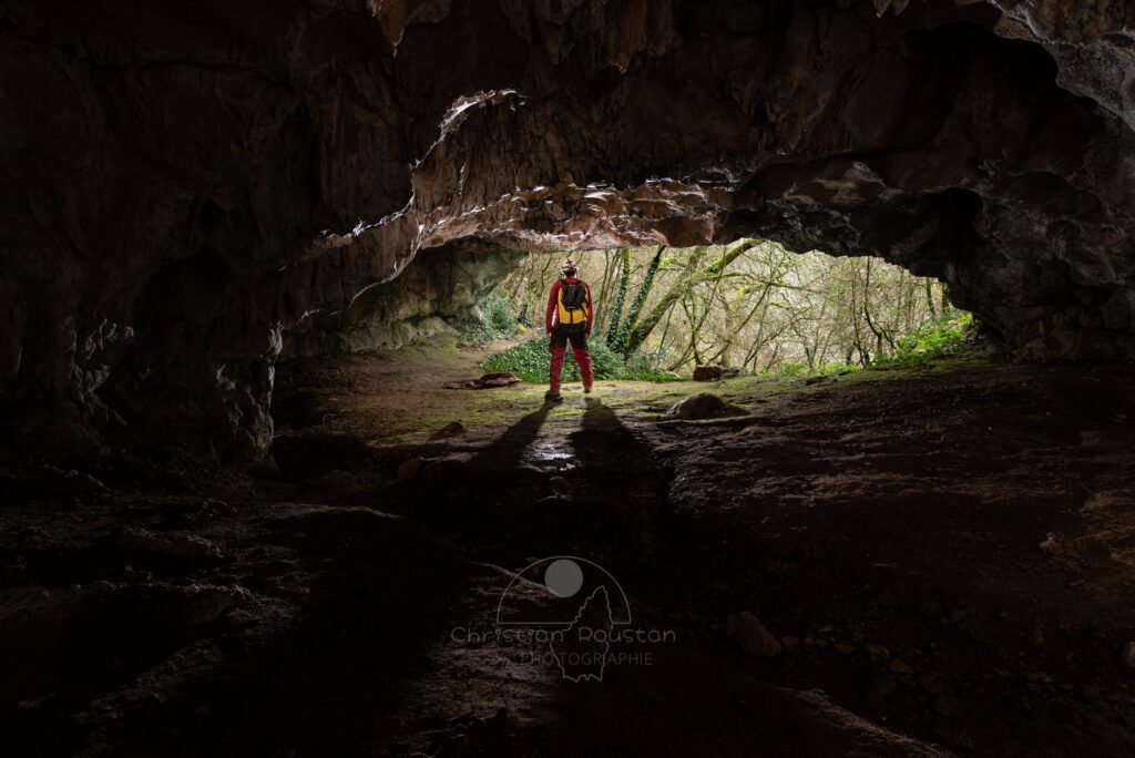 Le porche d'entrée (Grotte de la Pascaloune, Ardèche)