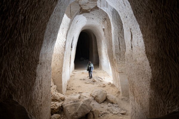 À la poursuite d'Aladin (Carrière de sable blanc, Piolenc, Vaucluse)