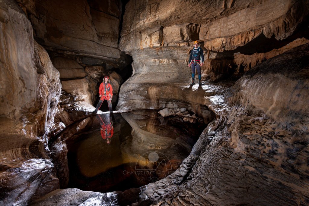 Reflet dans la marmite (Spéléo, Goule de Sauvas, Ardèche)