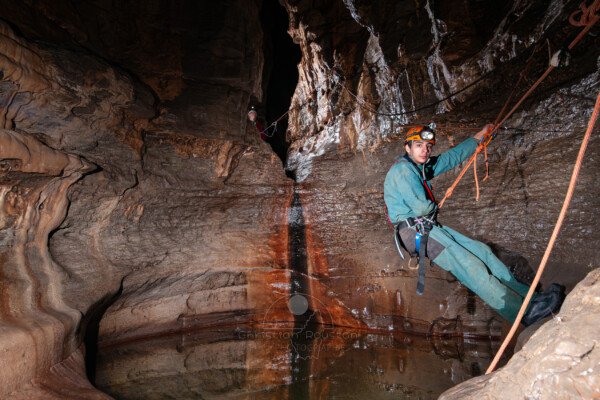 (Spéléo, Goule de Sauvas, Ardèche)
